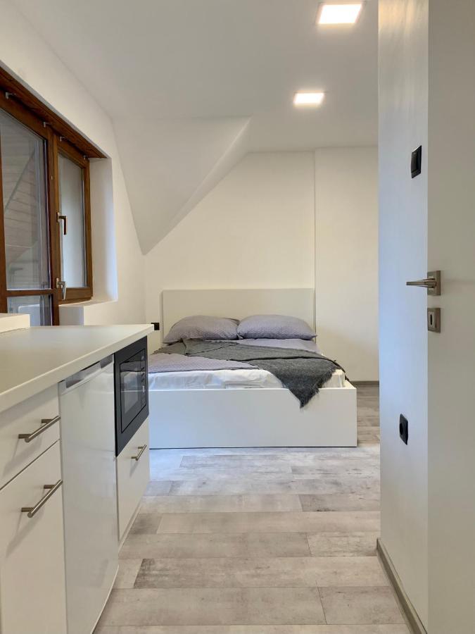 Var-Lak Apartman Eger Exteriör bild